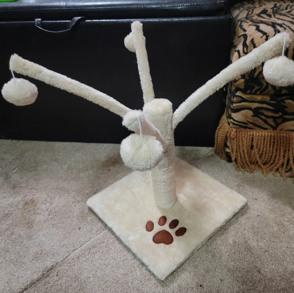 Cat Tree Scratching Post with Pom Pom Toys - Unbranded New! Small
